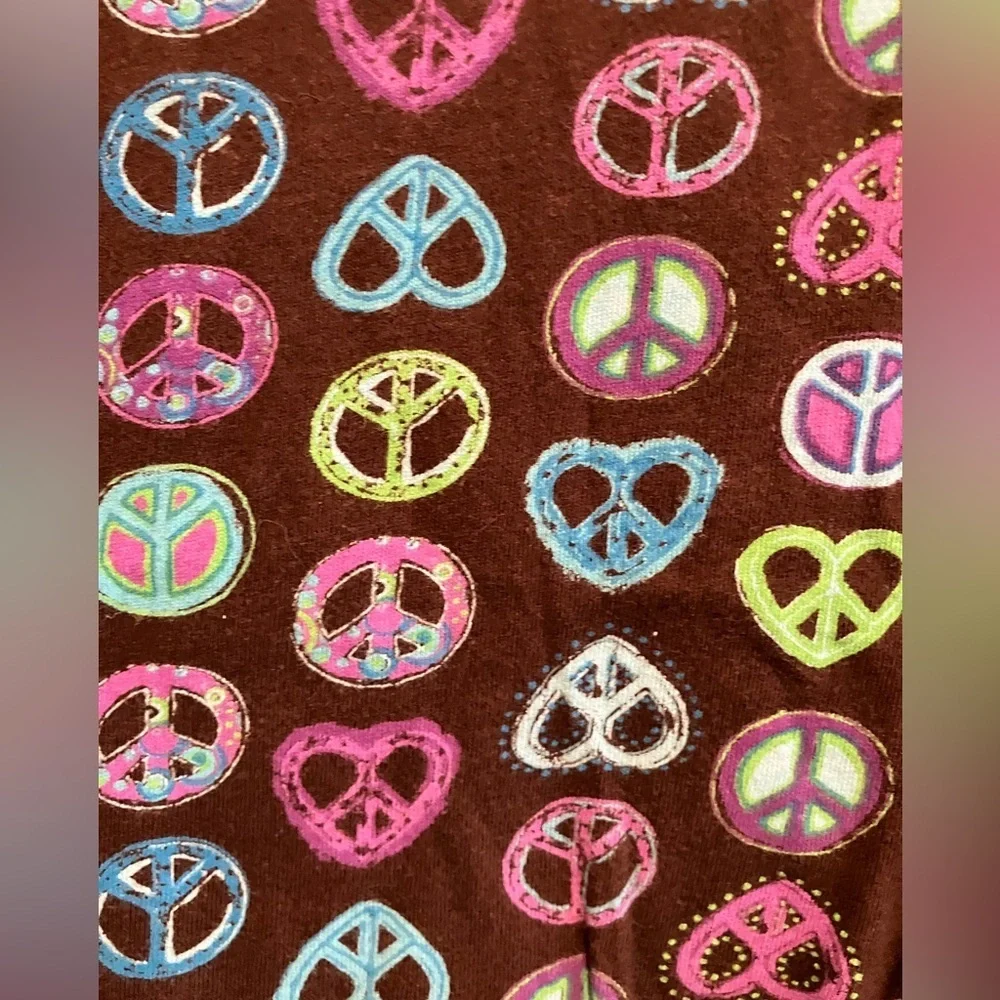 Old Navy Girl’s Long Sleeve T-Shirt, Size XL (14), Brown with 💙s and ☮️s